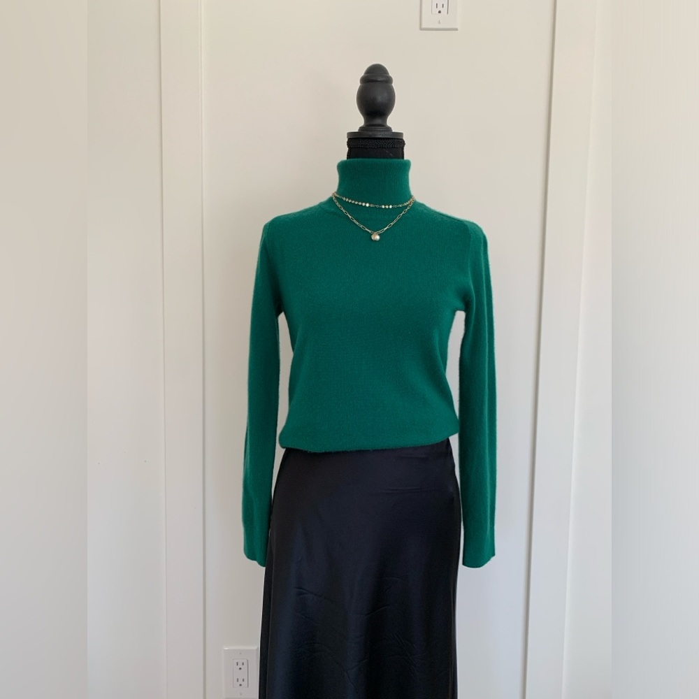 Quince Emerald Green Cashmere Turtleneck Sweater